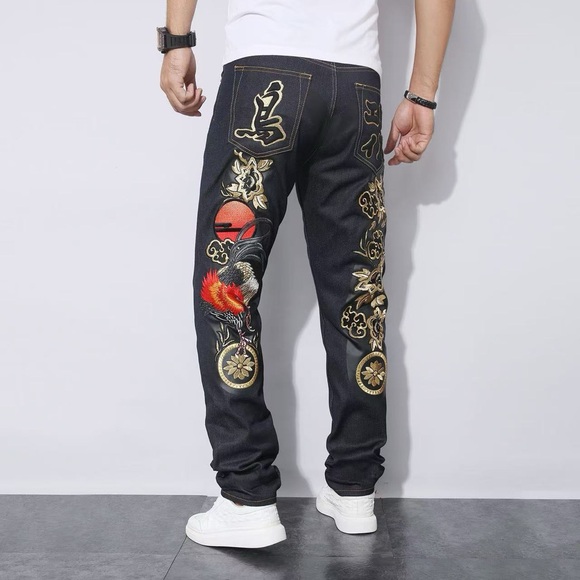 Evisu Men's Dark Blue Jeans with Gold Accents - Picture 2 of 14